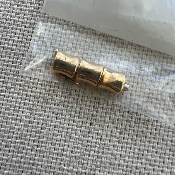 GUCCI Yellow Gold Bamboo Bangle Watch - Picture 12 of 16